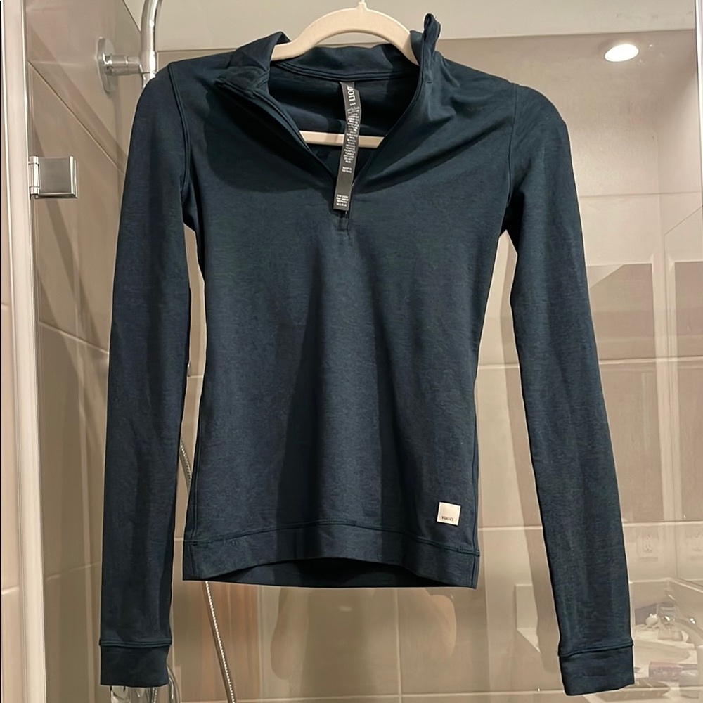Vuori green essential 1/2 zip long sleeve top
